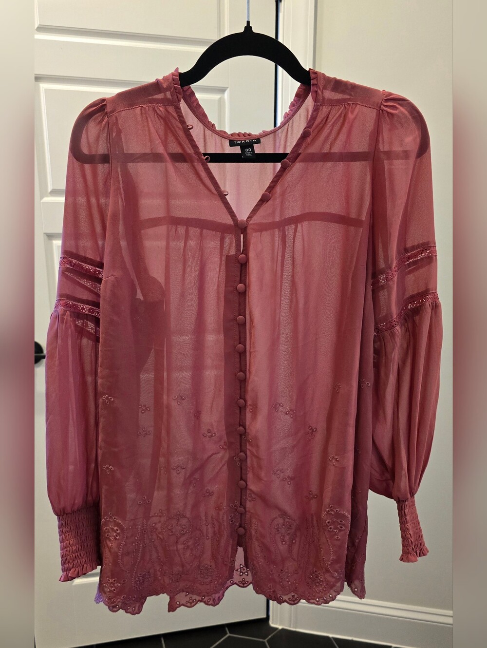 TORRID - Vintage-Inspired Dusty Rose Button-Front Sheer Blouse - Size 00